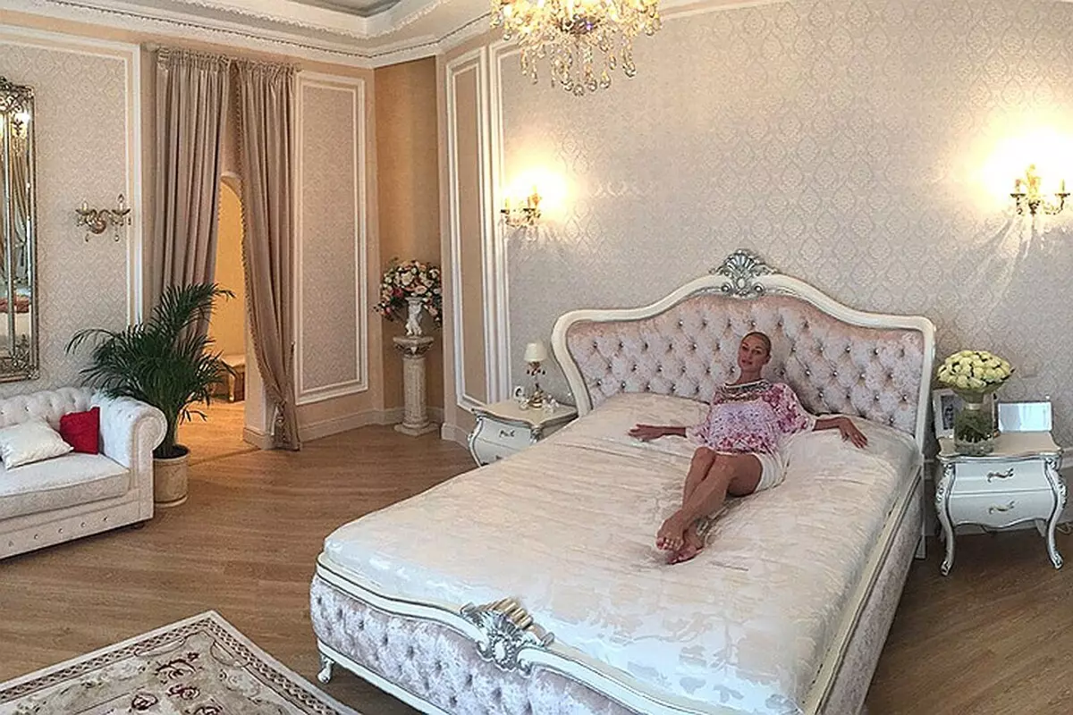 Izay misy ny Volochkova: Mansioned akaikin'i Moskoa 2,5 tapitrisa euros