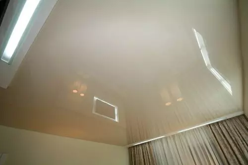 Skrite zavese v stropu