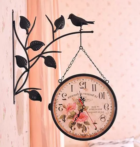 Clock Clock a cikin ciki: Manya da ƙarami, Classic da baƙon abu (70 Photos)