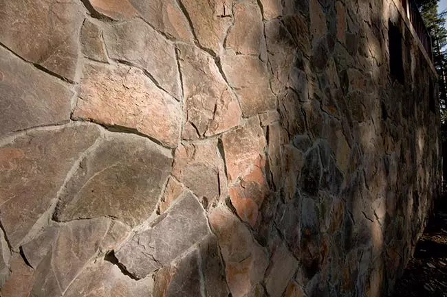 Wild Stone falakkal szemben - egy elegáns lehetőség