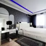 Paglikha ng Black and White Bedroom Interior - pagkamalikhain at balanse (+40 mga larawan)