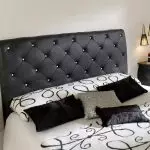 Paglikha ng Black and White Bedroom Interior - pagkamalikhain at balanse (+40 mga larawan)