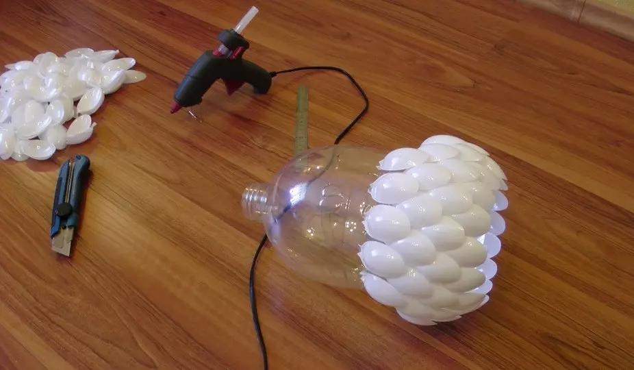 Lampica od plastične kašike