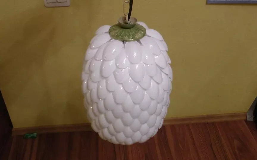 Plastikowa lampa łyżkowa