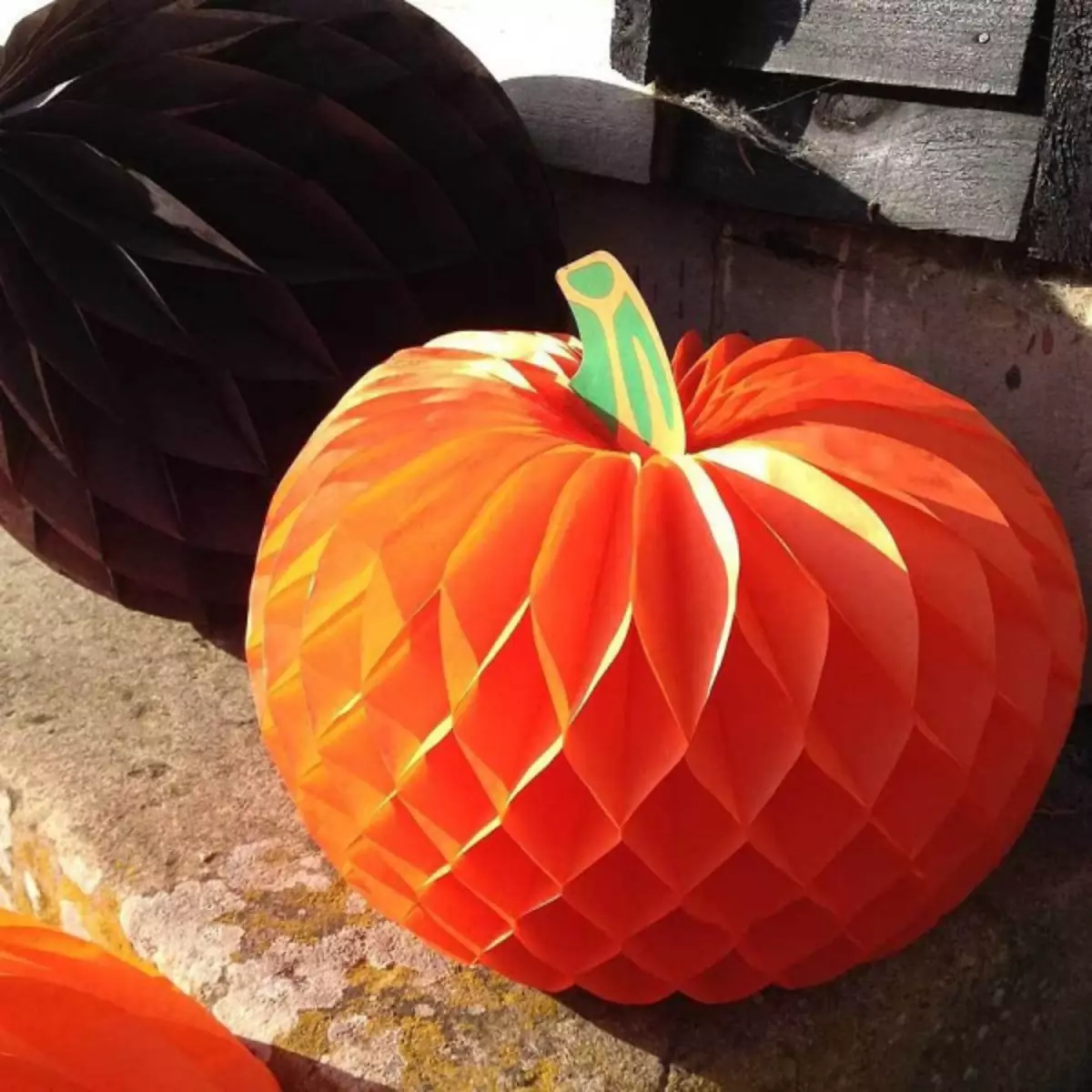 Pumpkin of Paper faino vostede mesmo en Halloween: ideas para a creatividade