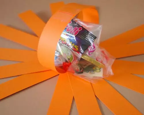 Pumpa av papper Gör det själv på Halloween: Idéer för kreativitet