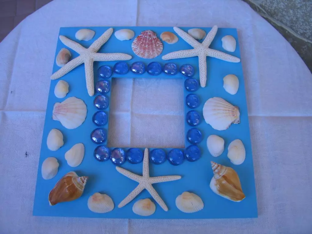 Frame for photo with seashells
