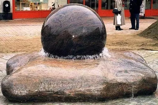 Bowl Fountain ar shuíomh na tíre