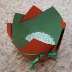 Цаасны үзэсгэлэнт Улаан өндөгний баярын сагс, картон (3 мк)