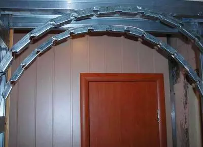 Minska dörröppningen i höjd: Metoder för installation av dörröppningar (video)