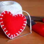 Give me a heart: souvenirs and gifts in the form of hearts