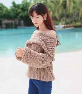 Sweter nganggo pundhak sing mbukak: pola rajutan rajutan karo foto