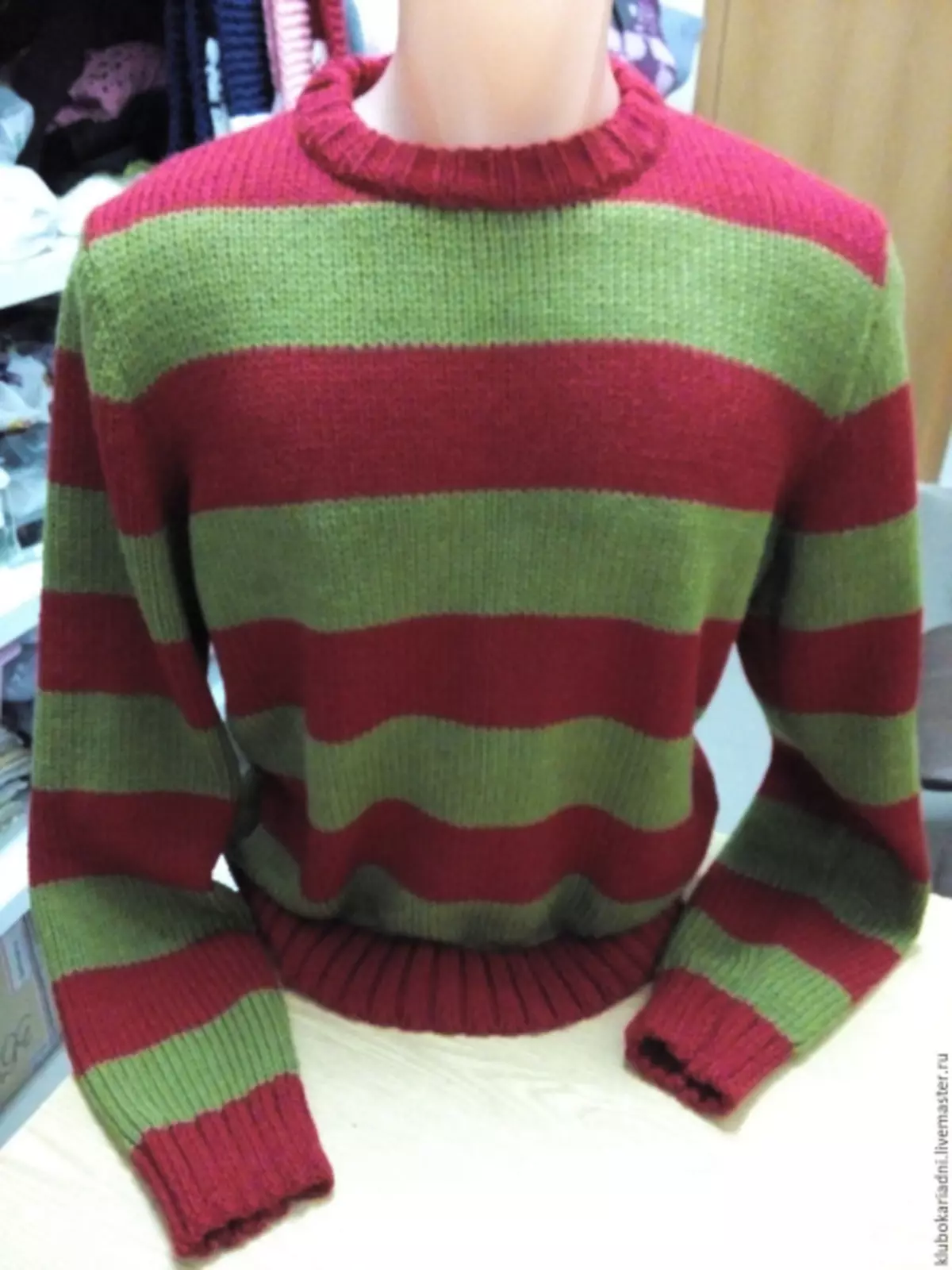Freddie Kruger Sweater: Mpango na picha na video.