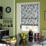 Urval av gardiner i ett litet kök - färgpsykologi