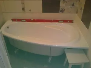 Instalarea pe etape de baie acrilică faceți-o singură