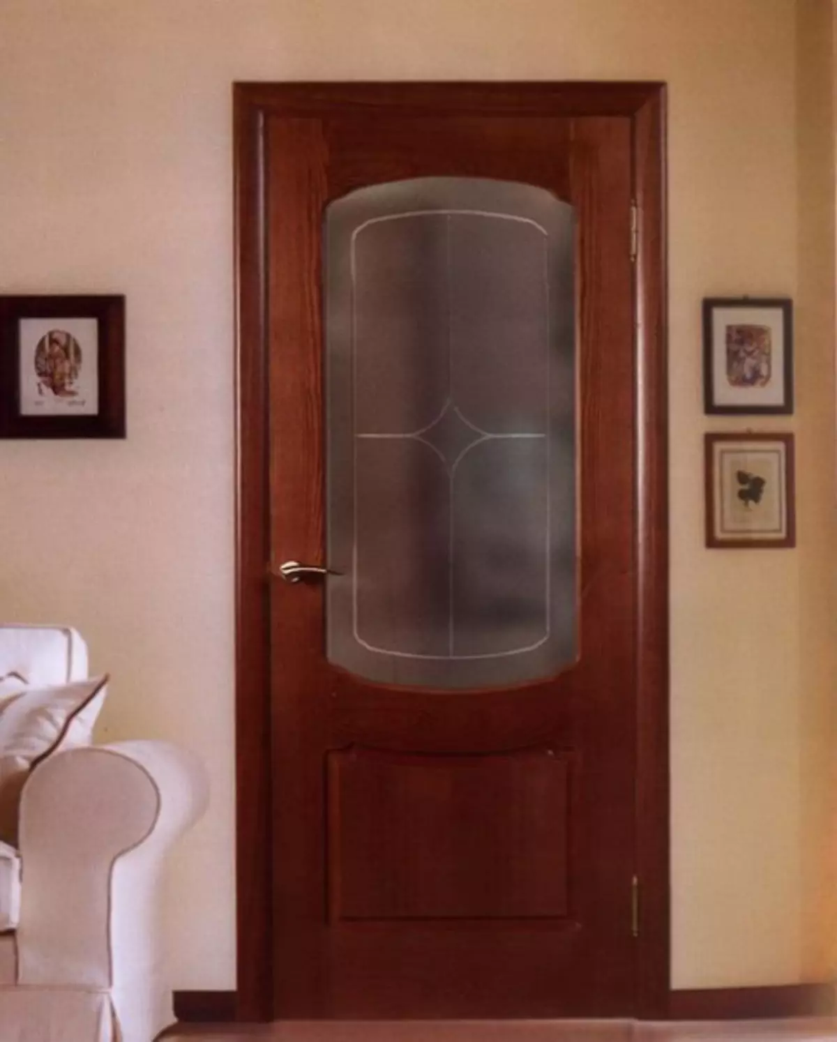 კარის ფერის იტალიური კაკალი: ფოტო ინტერიერში