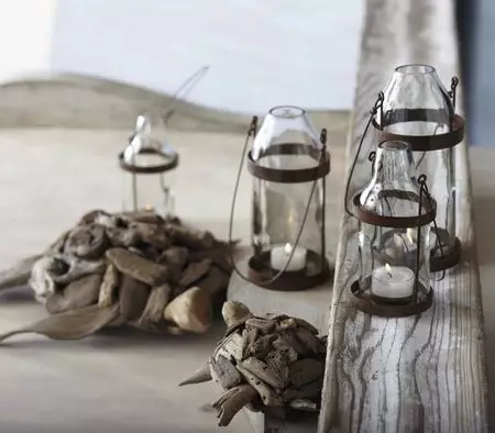 Apa yang harus dilakukan dari botol kaca: vas, lampu, candlestick, rak dan tidak hanya