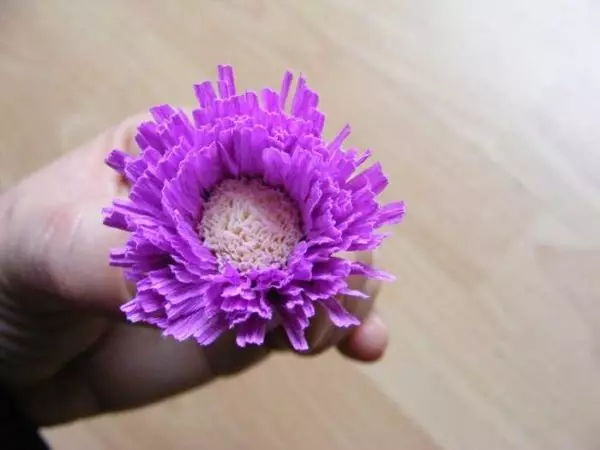 Kaip padaryti gėles iš gofravimo (60 nuotraukų)