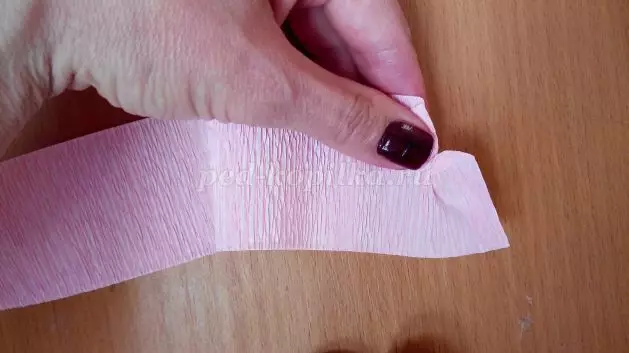 Rose von Wellpapier mit eigenen Händen für Anfänger mit Video