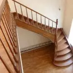 Staircase lori awọn ohun-ini: awọn ẹya ti apẹrẹ ti be (iyara ati fifi sori ẹrọ ti olukọni)