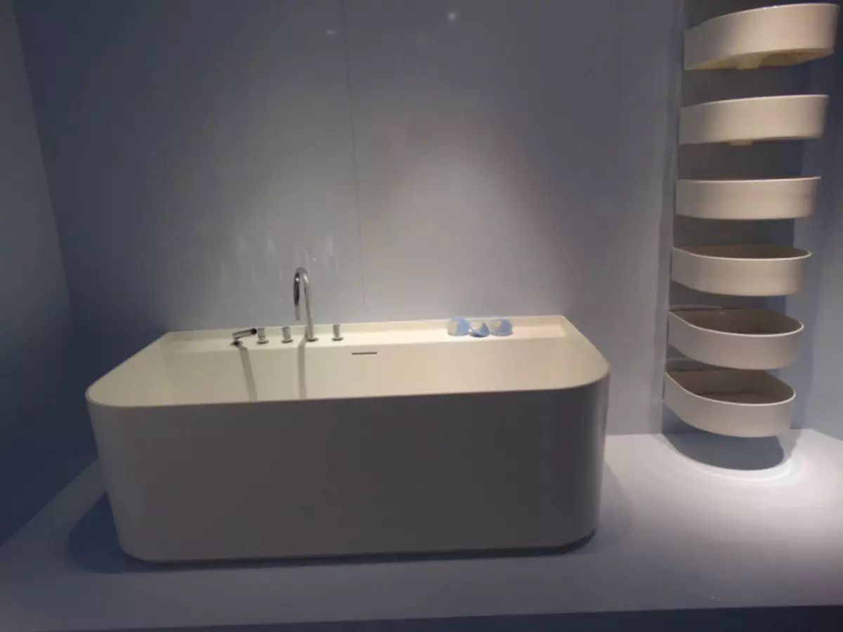 नवीन प्लंबिंग - 201 9: आश्चर्यकारक डिझाइनचे फॉल्केट्स, सिंक आणि शौचालय