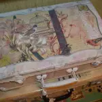 Mogućnosti decoupage za stari kovčeg: nekoliko zanimljivih ideja