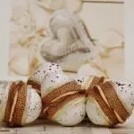 Decoupage technikája Húsvéti tojások: Munka tojás mókussal