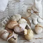 Technika decoupage veľkonočné vajíčka: práca s veveričkou vajec