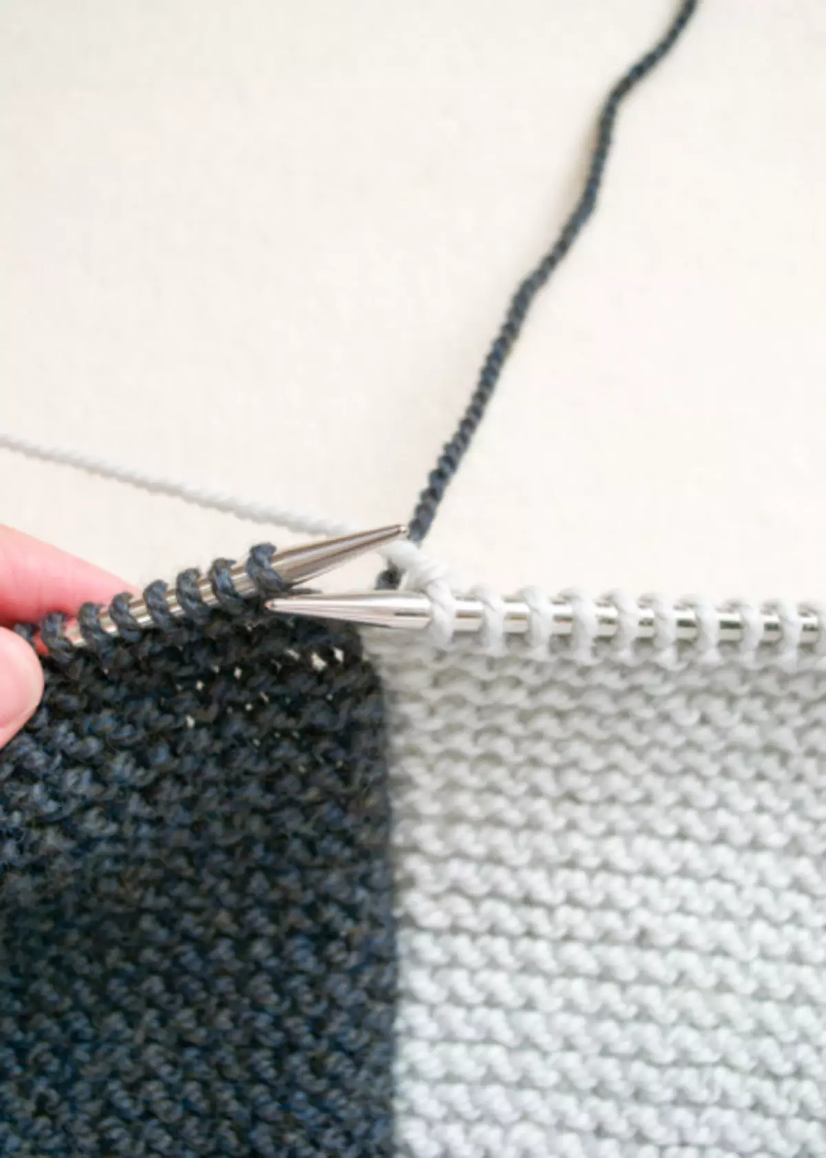 Transformator Vest Knitting Needles: Ordninger med beskrivelse og bilde