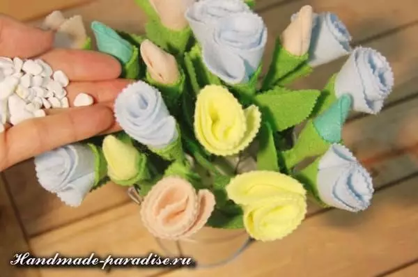 Bouquet kembang saka dirasakake tanggal 8 Maret