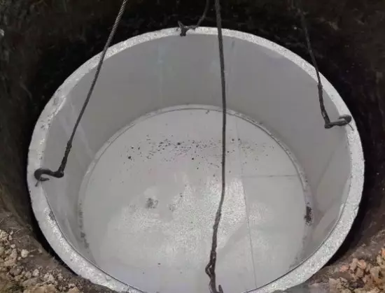 Svømmebasseng fra improviserte materialer med egne hender - dekk, bad, betongring