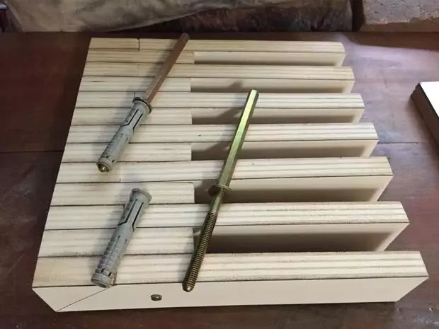 Folding shelf with their own hands