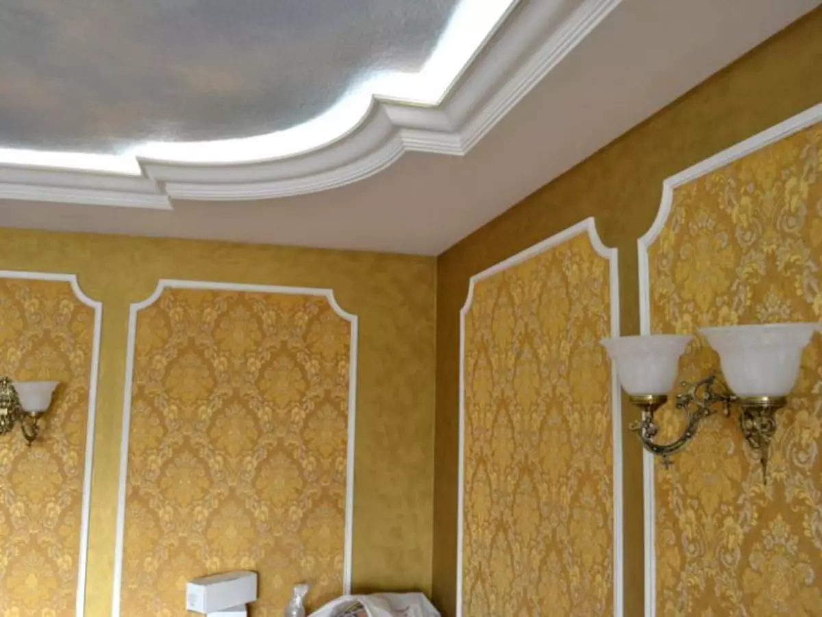 Molding in the interior for the division of wallpaper: 5 ideas for use