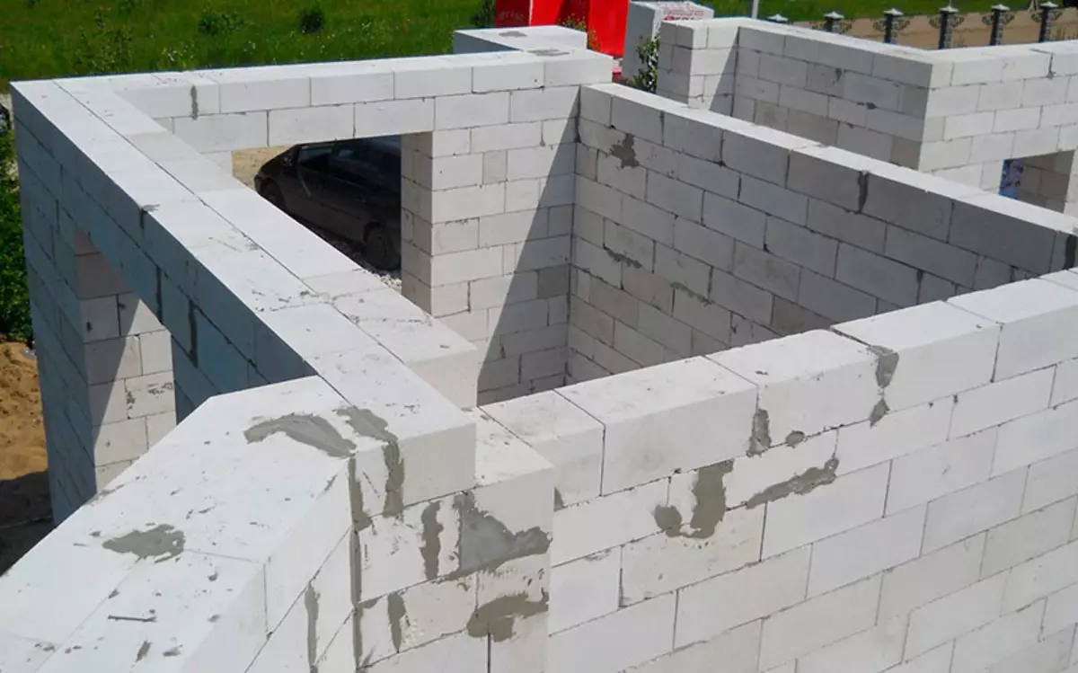 Sådan opbygger du et hus af beluftet beton