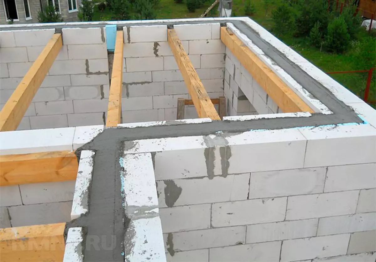 How to build a house of aerated concrete