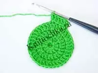 How to crochet in a circle?