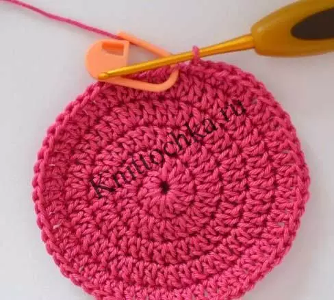 How to crochet in a circle?
