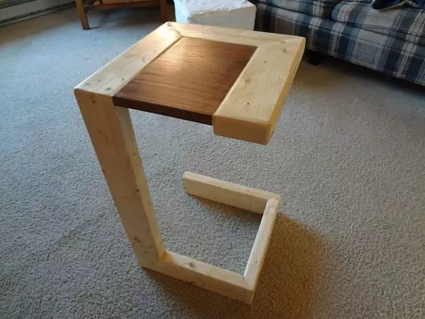 Stolni stol za kauče s vlastitim rukama