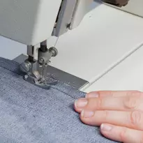 Како сењати кесу старих фармерки: узорак и мастер класе на шивању