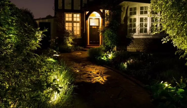 Освітлення приватного будинку - 100 фото прикладів ідеального поєднання