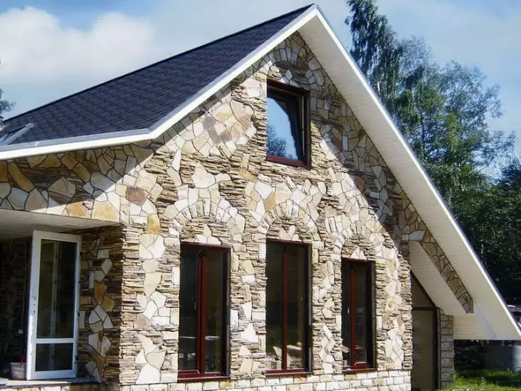 Vakker og slitesterk fasade vender hjemme, hvilket materiale er bedre å velge