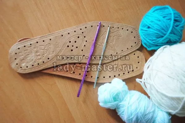 Sandal rumah tangga rajutan dengan crochet: skema dan video untuk pemula, lakukan trek di kelas master