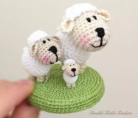 Little Lamb Amigurumi.