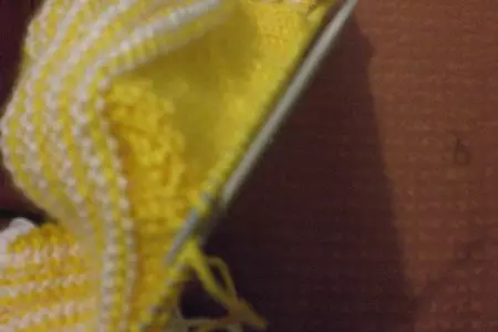 Agulles de teixir per a nadons: taps de tapa i barrets