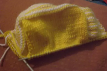 用於新生兒的針織針：帽子和帽子帽