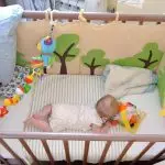 Sicurezza in una culla per i neonati con le proprie mani: consigli e istruzioni