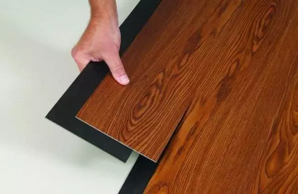 Kuisa vinyl floor tiles