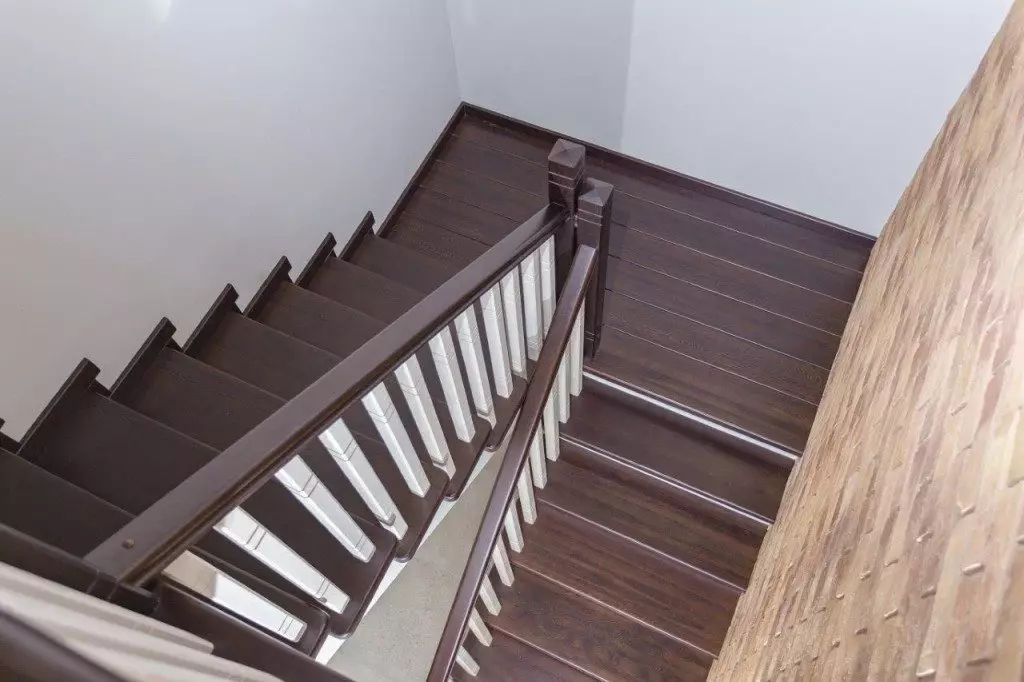 P-Shaped Staircase