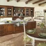 इटालियन स्टाइलमध्ये स्वयंपाकघरचे डिझाइन - आम्ही उच्चारण ठेवतो