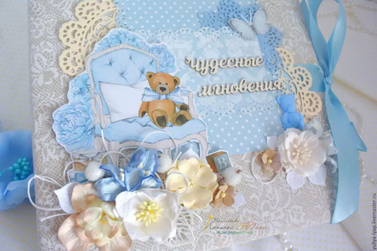 Photo Album untuk bayi baru lahir: Scrapbooking kelas induk dengan foto